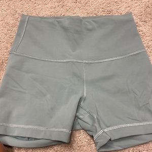 lululemon shorts wunder under